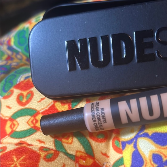 NUDESTIX Nude 6 concealer - Picture 2 of 15